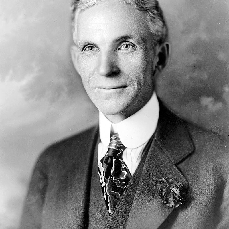 800px-Henry_ford_1919 Henry Ford