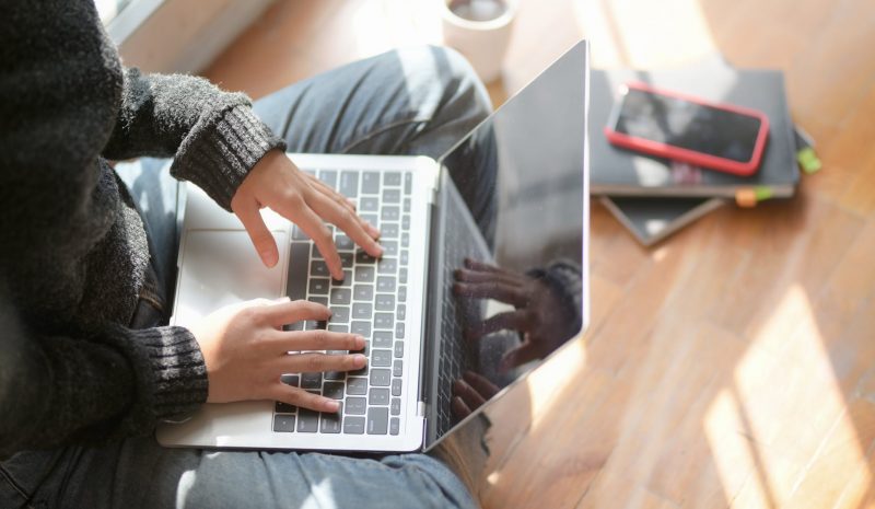 Seminarios y formación digital de expertos que se ofrece gratuitamente durante el COVID-19