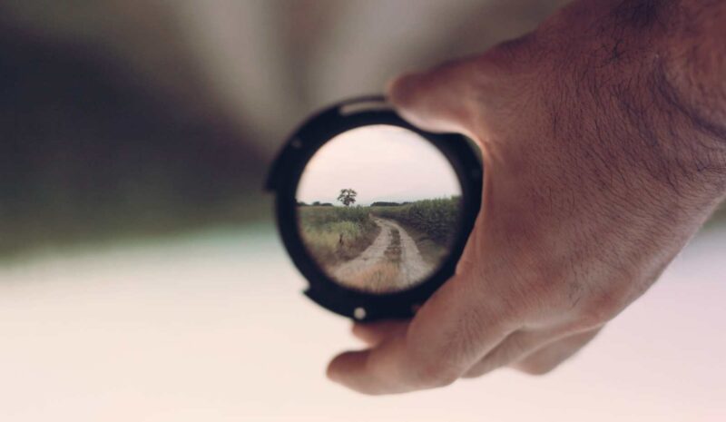 Crean un monóculo de AR que puede conectarse con ChatGPT